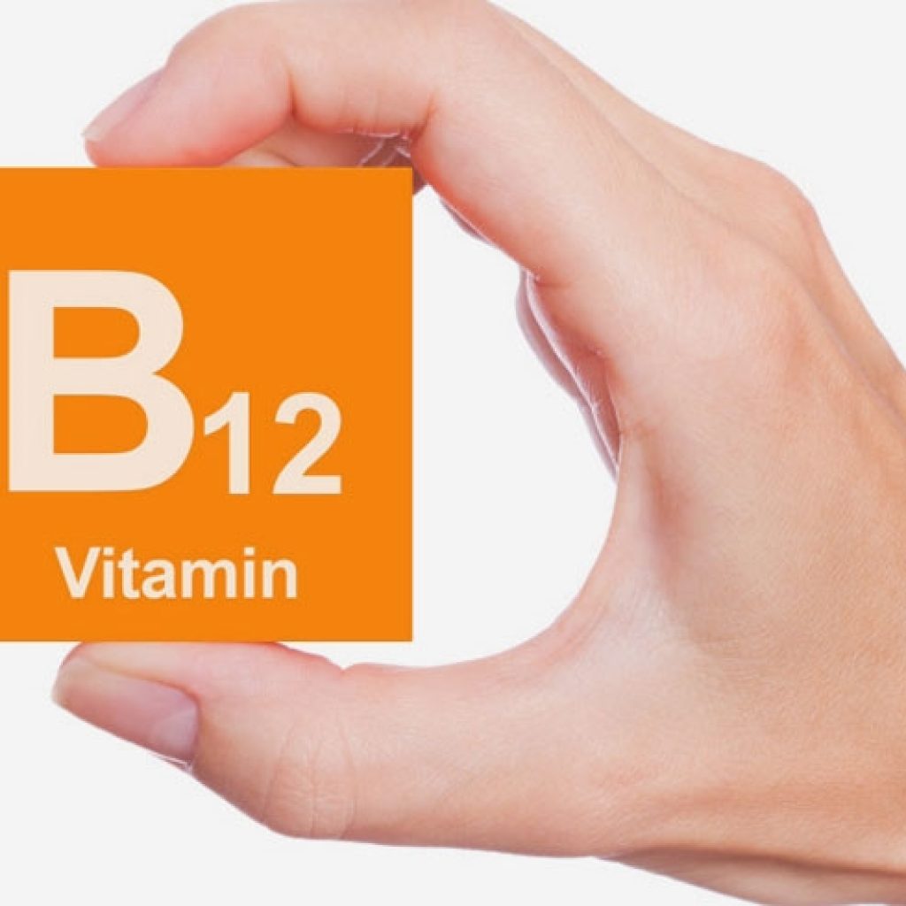 فيتامين بي 12