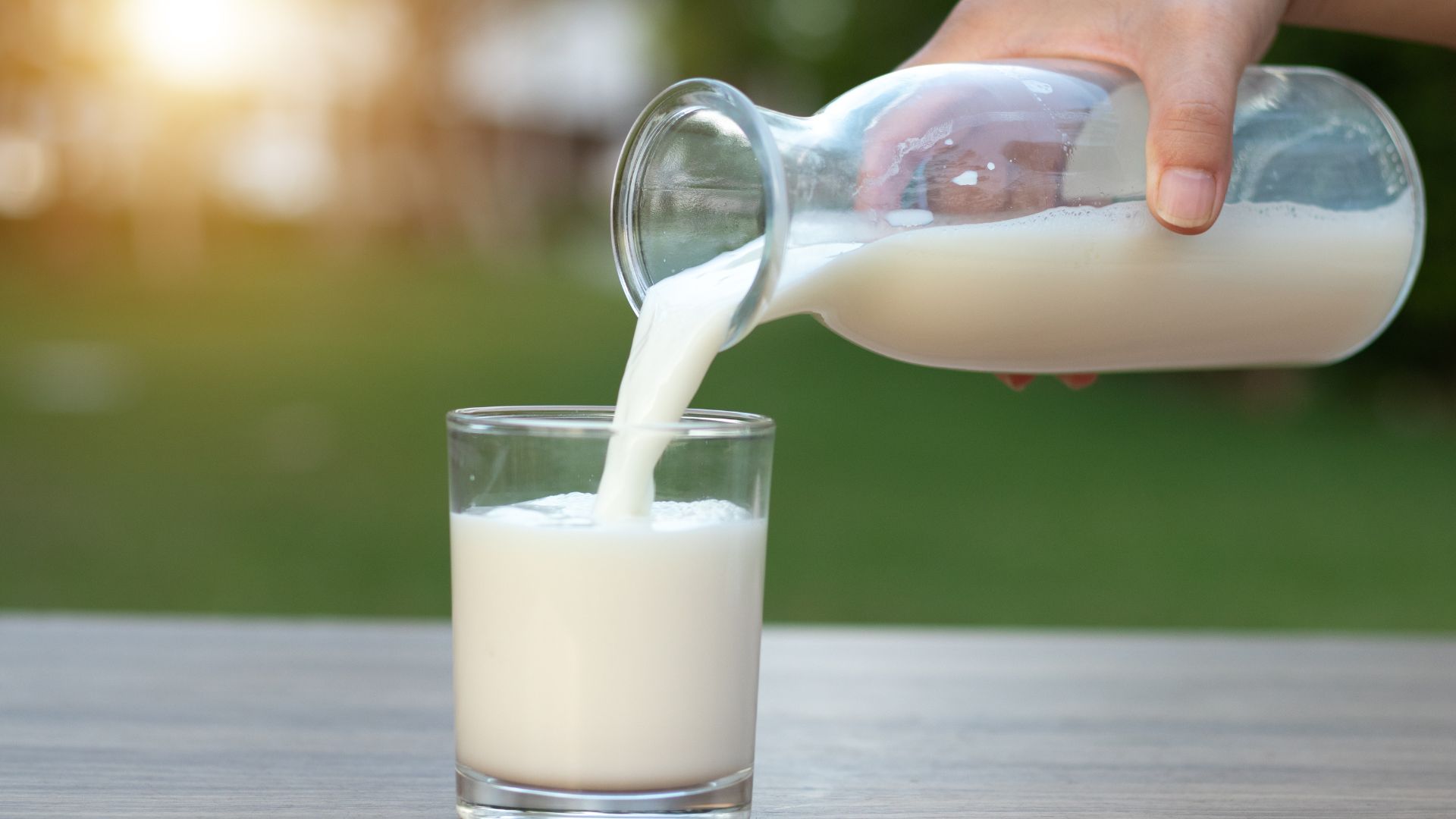 هل شرب الحليب يفسد الصيام المتقطع؟  