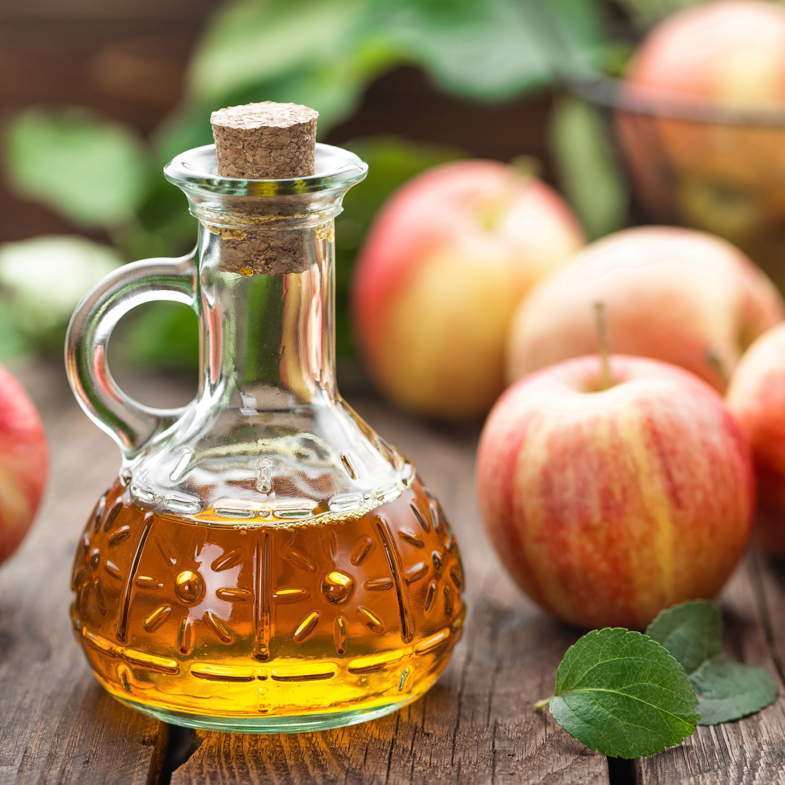 يساعد خل التفاح في تقوية جهاز المناعة وعلاج نزلات البرد