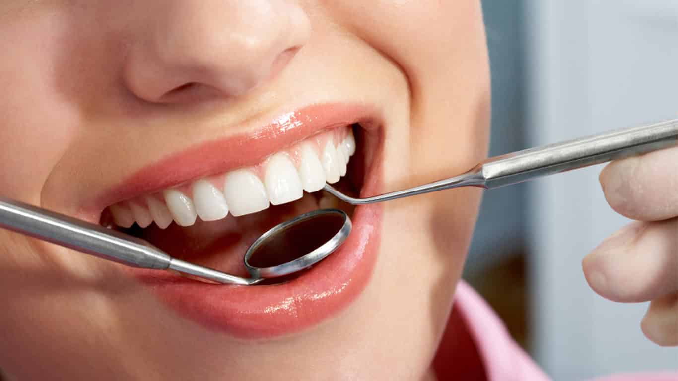 لا تؤثر المياه الغازية الخالية من السكر على صحة الاسنان