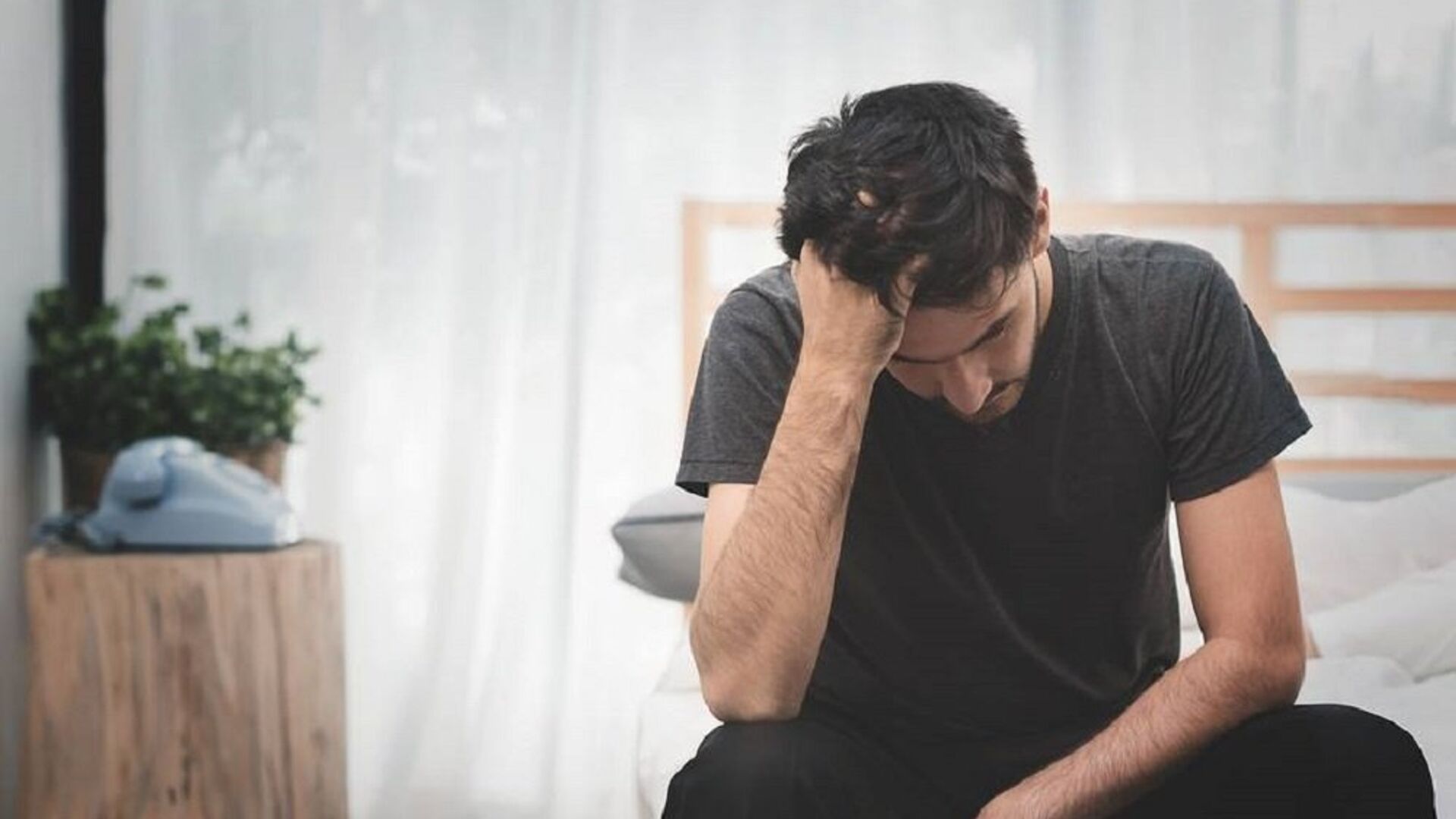 قد يسبب الاكتئاب إصابة الرجال بالهبات الساخنة