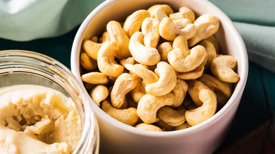 cashews-nuts-1296x728-header.webp