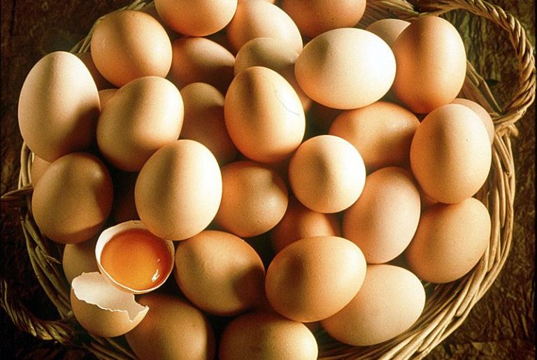 يحتوي البيض على أوميغا 6