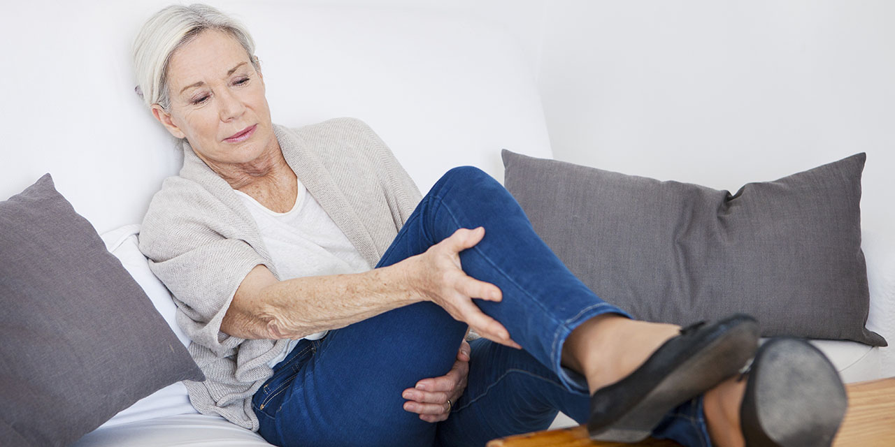 يزداد خطر الإصابة بمتلازمة تململ الساقين عند الإناث وكبار العمر