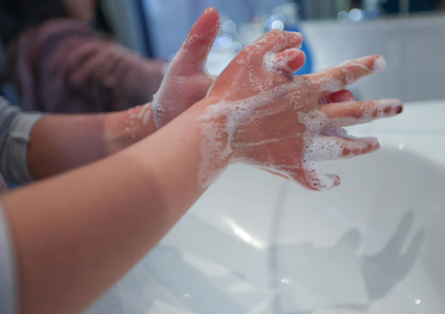 من طرق الوقاية من الحمى القرمزية غسل اليدين
