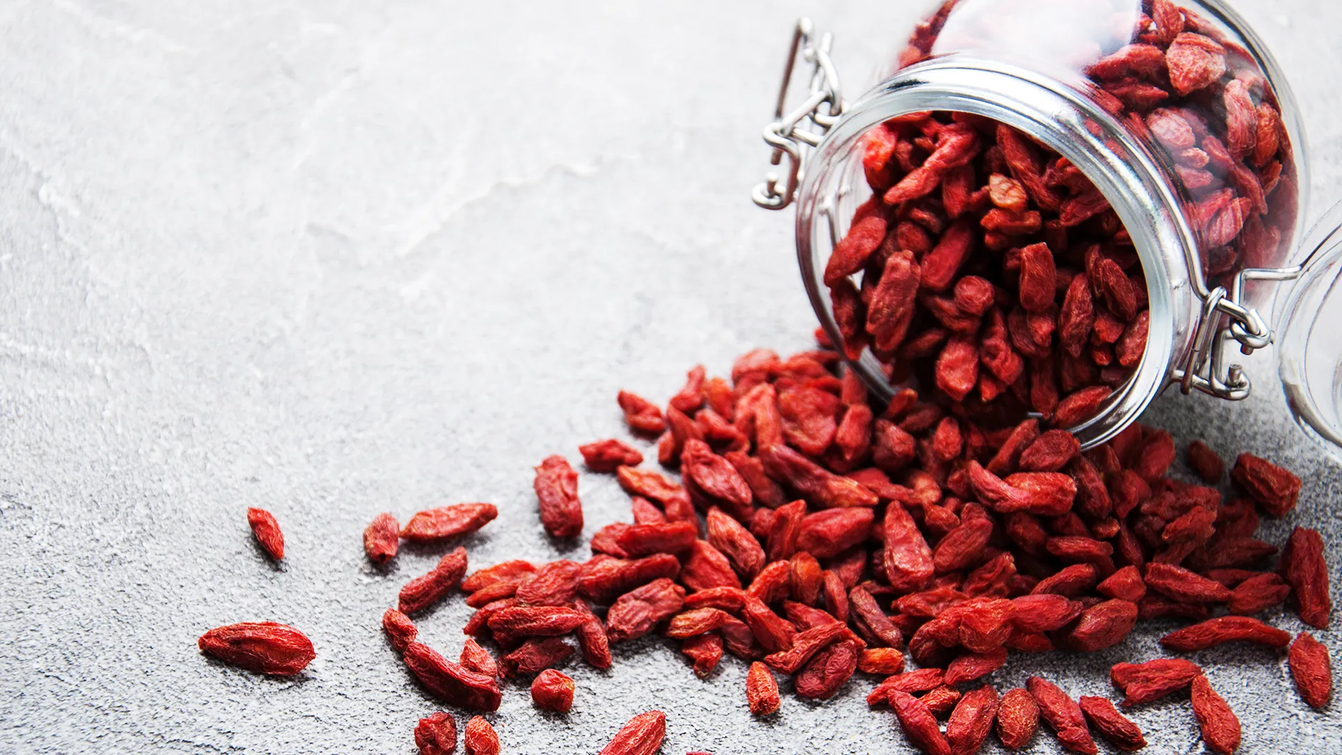 goji-berries-in-jar.webp
