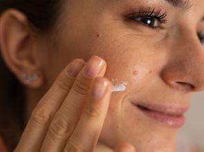 حمض الهيالورونيك وفوائده الصحية