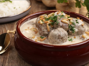 كفتة بالطحينية مع الشكشوكة