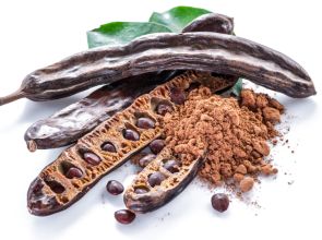 كل ما تحتاج معرفته عن صمغ الخروب: الفوائد والاستخدامات والأضرار